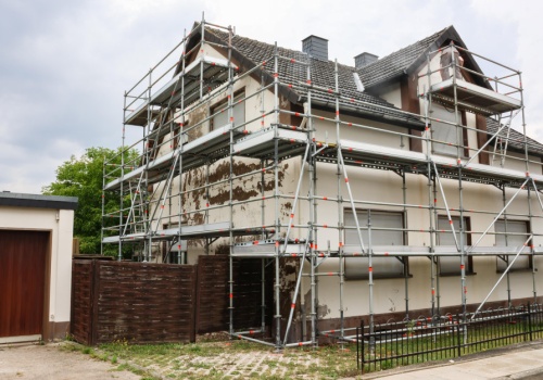 Sąsiad wejdzie nam do mieszkania i na działkę. Nawet bez naszej zgody