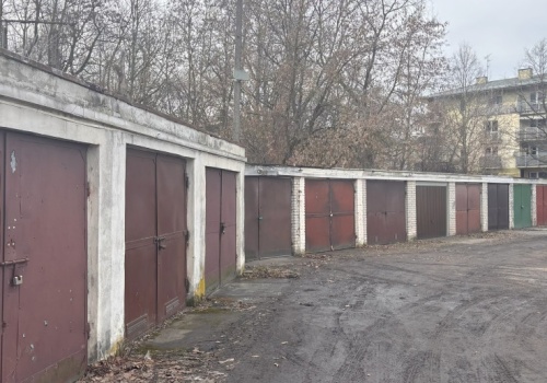 Brakuje miejsc, rosną ceny. Garaże w polskich miastach drożeją szybciej niż mieszkania