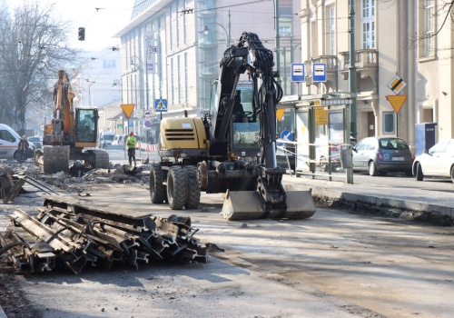 W centrum miasta trwa naprawa torowiska. Utrudnienia do początku kwietnia