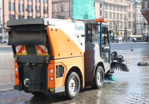 Wielkie sprzątanie po zimie. Krakowskie MPO w akcji