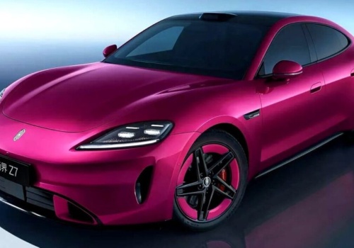 SAIC Z7 wygląda jak Porsche Taycan, ale kosztuje ułamek jego ceny