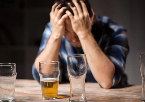 Od piwa po pracy do butelki wódki dziennie — jak niepostrzeżenie narasta tolerancja