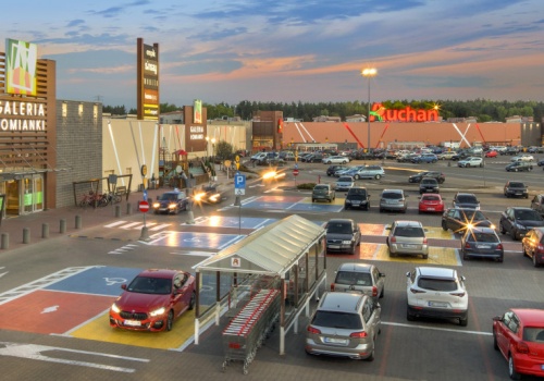 Węgrzy kupują osiem centrów handlowych w Polsce. Umowa podpisana