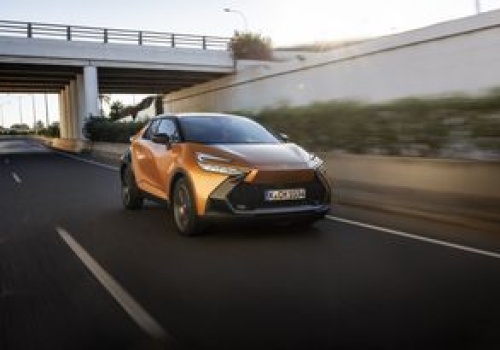 Modny crossover Toyoty pali tyle co nic. Teraz kosztuje mniej niż myślisz