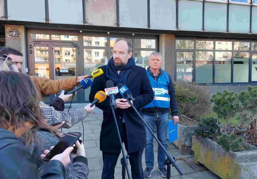 Referendum w Krakowie. Inicjatorzy kończą zbieranie podpisów. Ile wydali do tej pory? „Grosze”