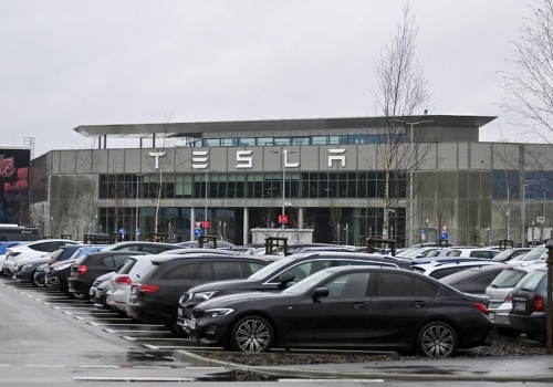 Polacy organizują się w fabryce Tesli, założona przez nich inicjatywa weszła do rady zakładowej