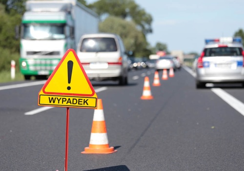 Śmiertelne potracenie koło Gubina. 22-latek szedł boso po jezdni