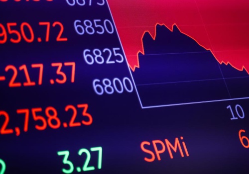 Kontrakty na indeksy w USA spadają. Rynek czeka na dane z rynku pracy