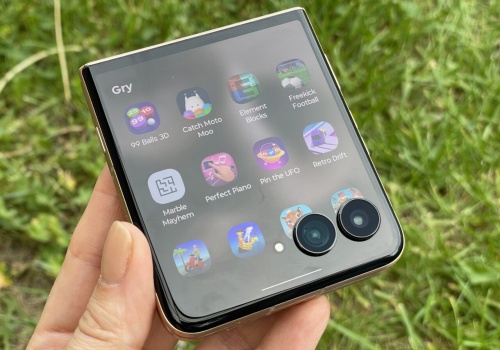 Nowa Motorola może zaskoczyć. Budżetowy składak z mocnymi podzespołami