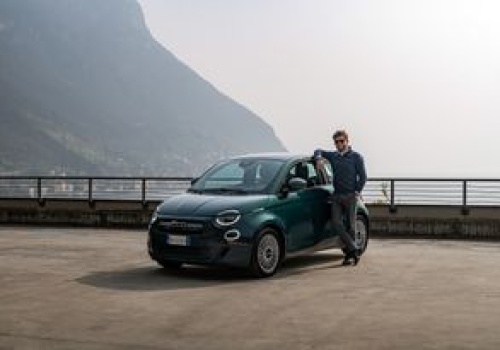 Pierwsza jazda: Fiat 500 Hybrid (2026) – radość nie wymaga pośpiechu