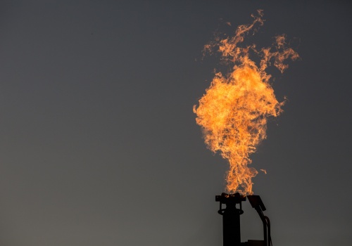 Baryłka ropy po 150 dol.? Katar ostrzega gazowych klientów, w tym Orlen