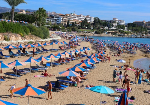 Turyści boją się lecieć na Cypr. Co ze zwrotem kosztów? Ekspert nie pozostawia złudzeń