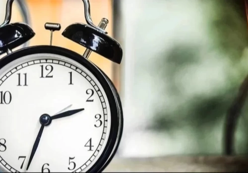 Zmiana czasu na letni 2026. Kiedy przestawiamy zegarki i czy to ostatni raz?