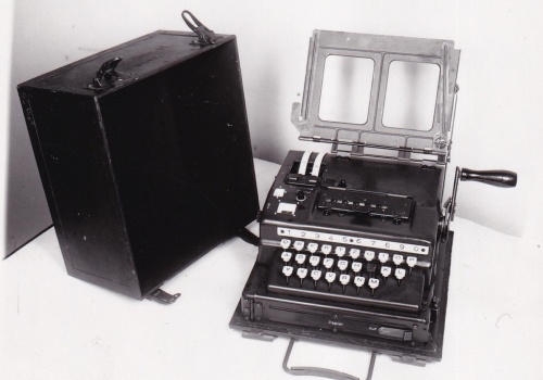 Zaginione instrukcje do następcy Enigmy były ukryte w Pradze. To miała być tajna broń Niemców