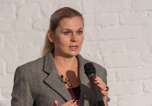 Barbara Nowacka doigrała się za słowa... o podręczniku. Nie ma jednak zamiaru przepraszać