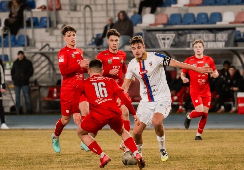 Nieudany start rundy wiosennej w wykonaniu Broni przed własną publicznością