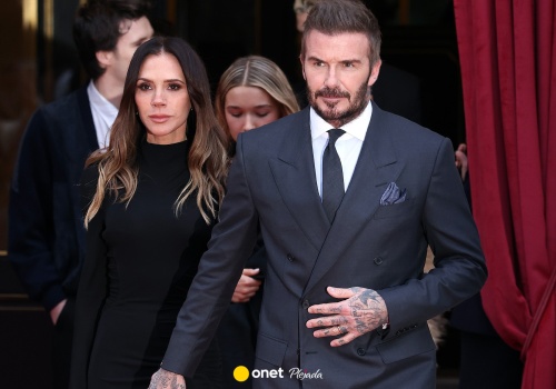 Dzieci Beckhamów wspierały Victorię w Paryżu. Próżno było szukać Brooklyna