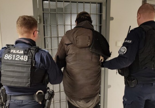 Koniec strachu na ulicach? Policja zatrzymała zamaskowanego 42-latka