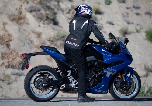 Ranking sprzedaży nowych motocykli po dwóch miesiącach 2026. Honda na czele, Suzuki wraca do gry