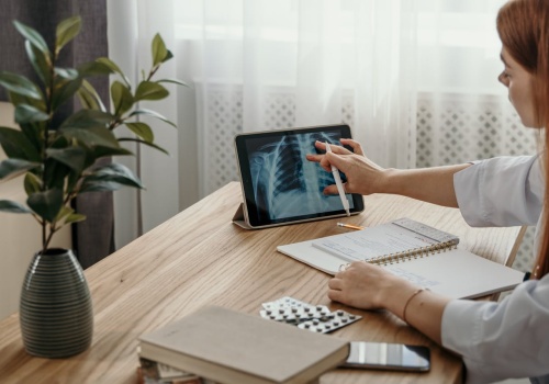 AI w onkologii: nowe narzędzie przewiduje skutki uboczne leczenia raka płuc