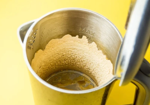 Przełam, pokrój, dodaj ocet. Kamień w czajniku znika w kilka minut