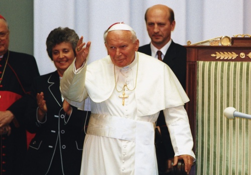 Ta 97-letnia organizacja kościelna tuszuje skandale w staromodny sposób