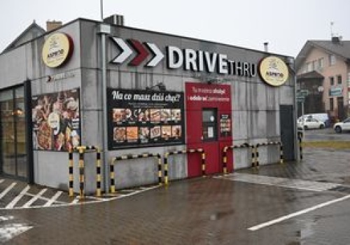 Sprawdziliśmy, jak działa piekarnia drive-thru. Wygodne, ale ma sporą wadę