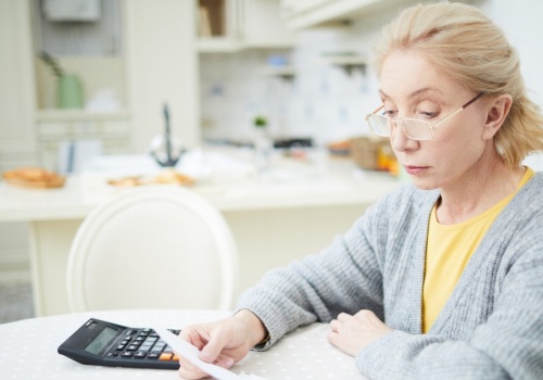 Ile trzeba zarabiać, żeby dostać 4000 zł emerytury? Sprawdź wyliczenia