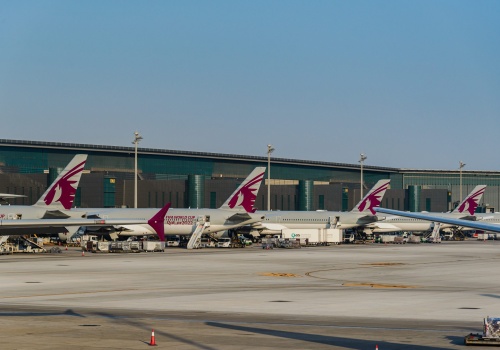 Kluczowy kraj Zatoki częściowo otwiera przestrzeń powietrzną. Ruszają loty repatriacyjne z turystami