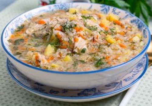 Do krupniku używam nietypowej kaszy. Jest smaczniejszy i o wiele zdrowszy