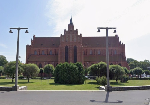 Dach zabytkowej katedry w Pelplinie wymaga wymiany. Diecezja szuka środków