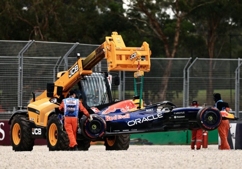 Trzęsienie ziemi na start F1. Verstappen rozbił samochód