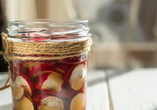 Naturalny reset jelit bez suplementów? Wystarczy ta jedna kiszonka