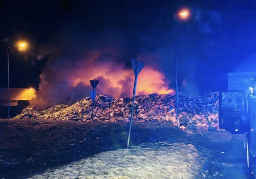 Pożar na składowisku odpadów w Czartorii