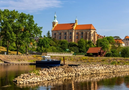 To najpiękniejsze miasteczko w Wielkopolsce. Widoki jak z pocztówek