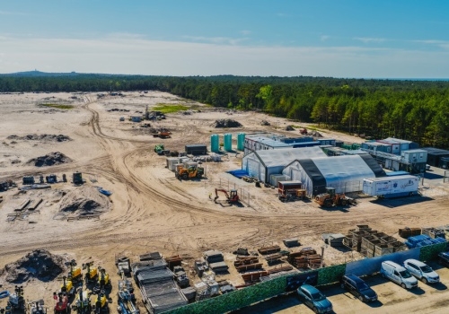 Na budowie elektrowni jądrowej zarobią wszyscy, tylko nie polskie firmy? Jedni świętują umowy, inni zgrzytają zębami