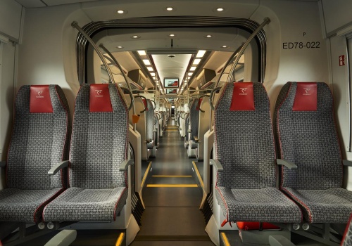 Grill, gitary, płótno malarskie. Ponad 3 tysiące przedmiotów pozostawiono w pociągach w 2025 roku