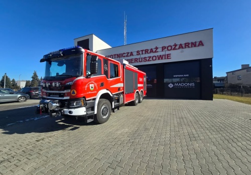 Nowa ciężka Scania zaparkowała w garażu OSP Wieruszów