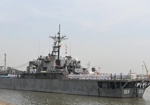 Kolejny irański okręt internowany. IRIS Lavan znalazł schronienie w indyjskim porcie Koczin