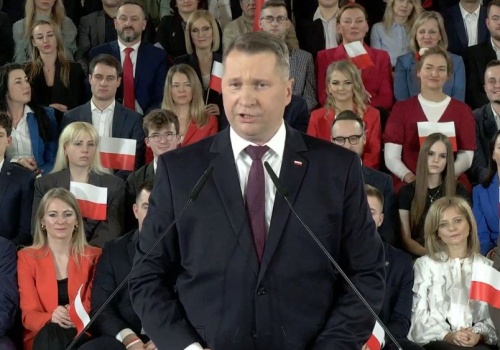 Przemysław Czarnek przemowę zaczął mocno. Wymieniał 