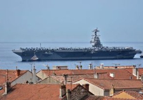 Stalowe katapulty. Jak amerykańskie myśliwce oszukują fizykę?