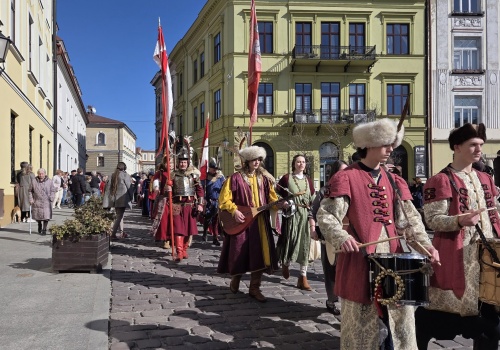 Korowód historyczny przeszedł przez Tarnów. Miasto świętuje 696. rocznicę lokacji