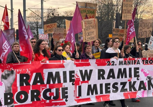 „Ramię w ramię o aborcję i o mieszkanie” – 22. Manifa Trójmiejska przeszła ulicami Gdańska