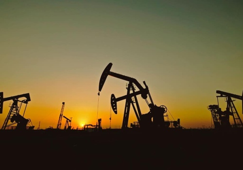 Kuwejt redukuje wydobycie i przetwórstwo ropy. Ceny czarnego złota dopiero eksplodują?