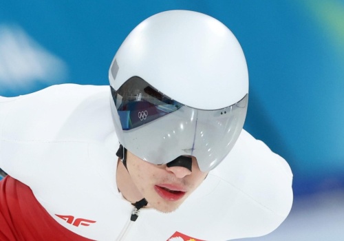 Władimir Semirunnij walczy o medal. Na półmetku jest tuż za podium