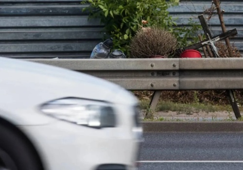 Tragiczny wypadek na ruchliwej drodze krajowej. Nie żyje motocyklista