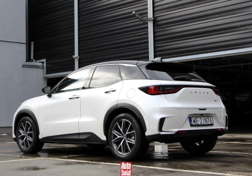 Lexus zrobił miejskiego SUV-a, który nie jest plastikowy. Przetestowałem LBX-a