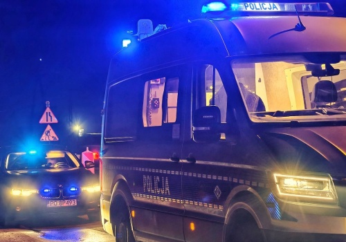 Wypadek dwóch aut. Oba wypadły z drogi (ZDJĘCIA)