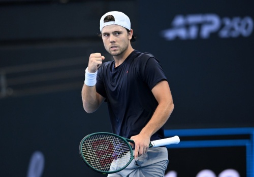 Pokonał Huberta Hurkacza i znów zaskoczył. Teraz może zagrać z Kamilem Majchrzakiem