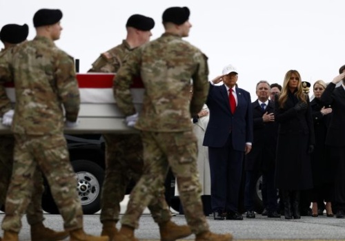 Prezydent Trump oddał hołd poległym żołnierzom